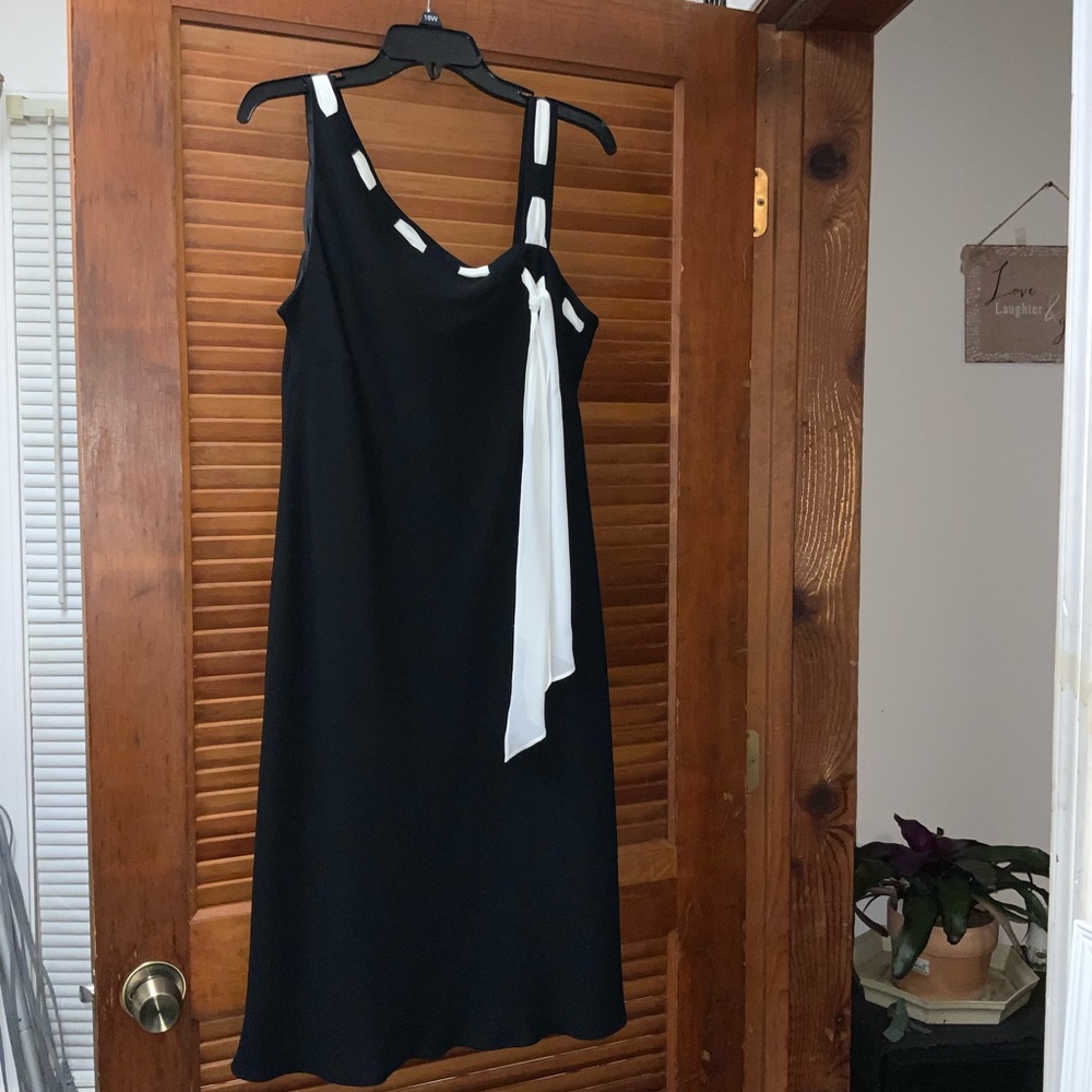 Beautiful Black and White Dress